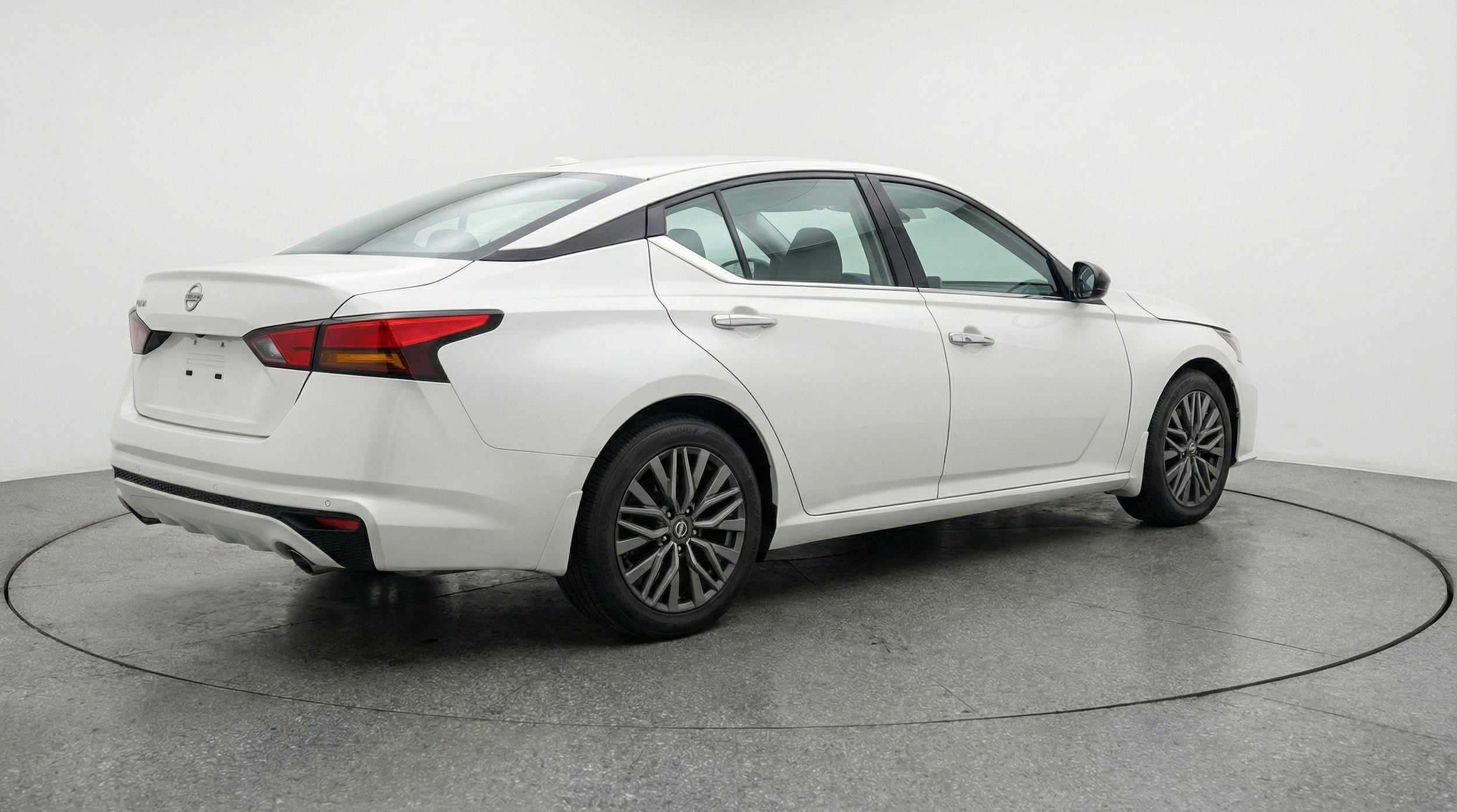 Thumbnail: 2025 Nissan Altima - 9