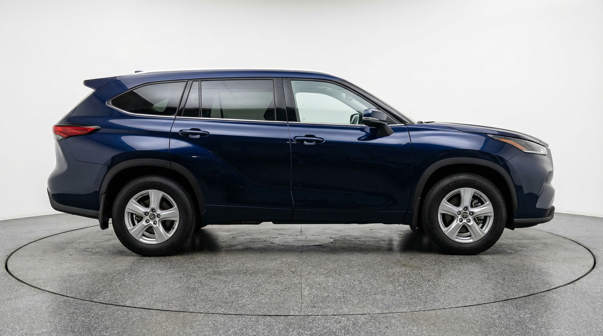 Thumbnail: 2025 Toyota Highlander - 8