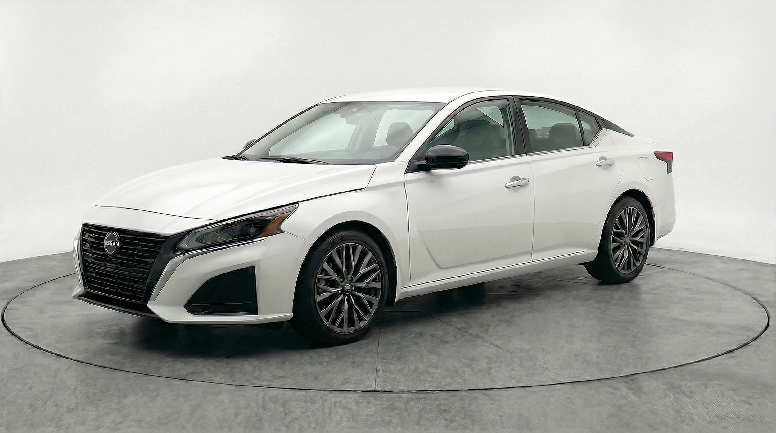 Thumbnail: 2025 Nissan Altima - 3