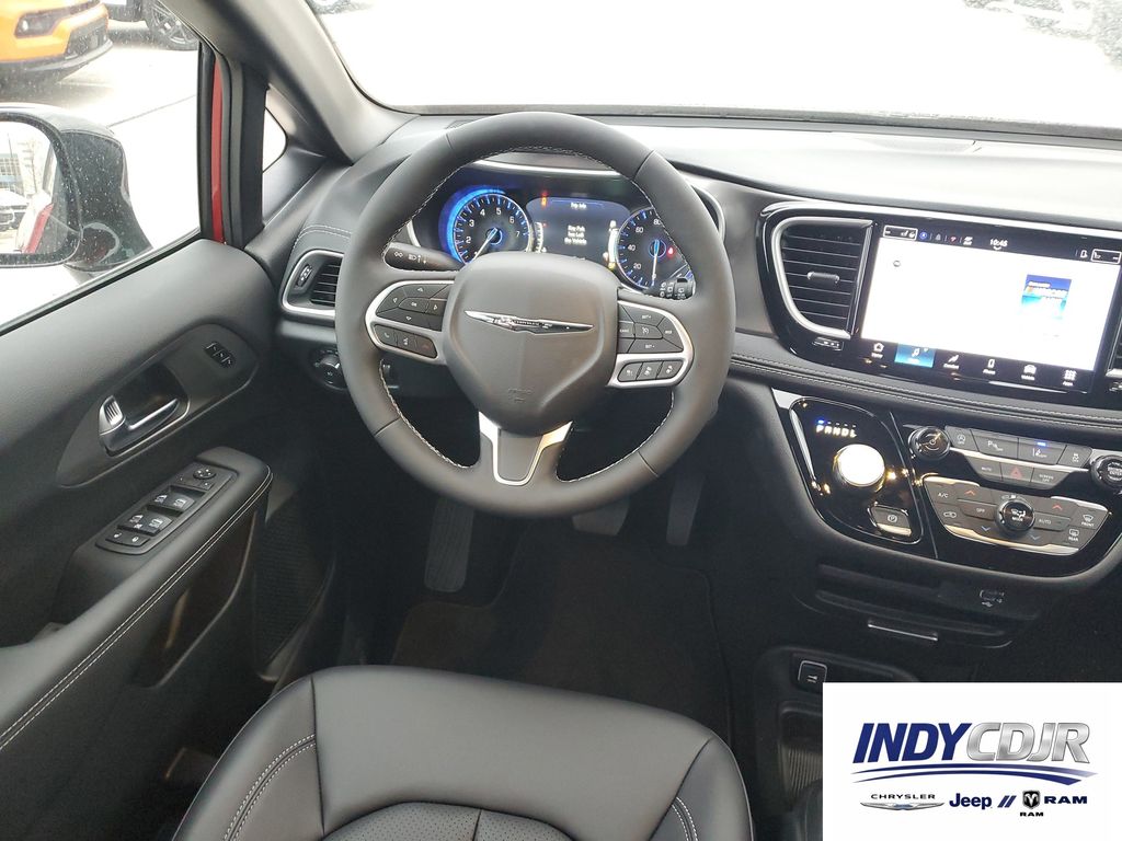 2026 Chrysler Pacifica Select - Photo 13