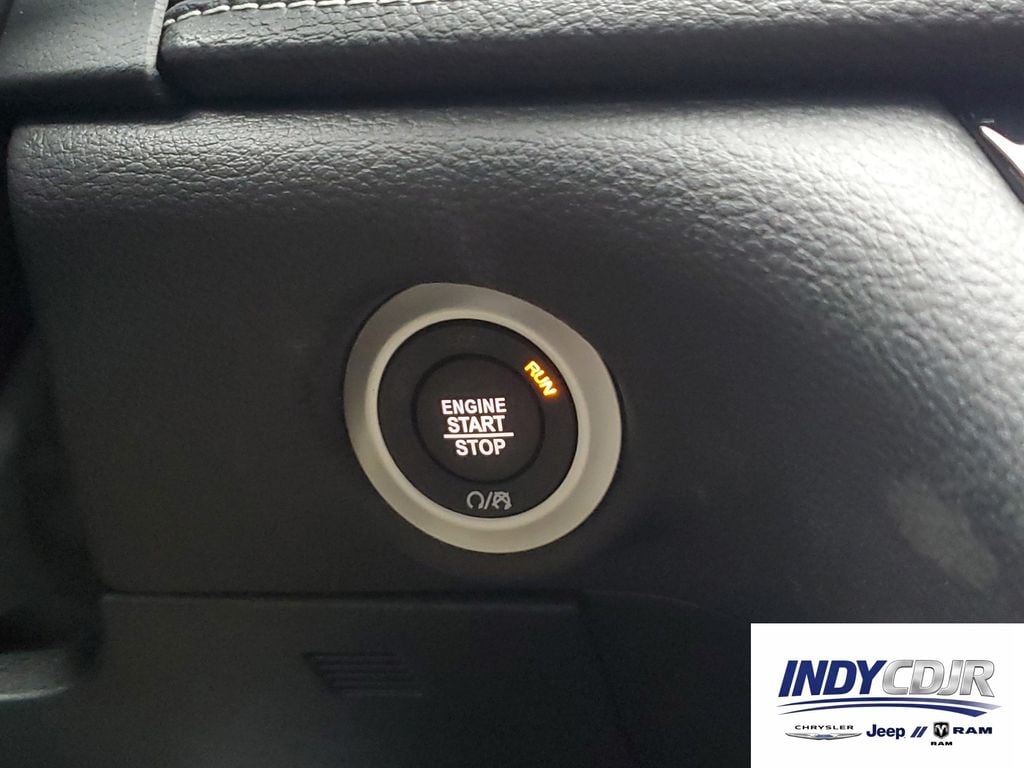 2026 Chrysler Pacifica Select - Photo 28