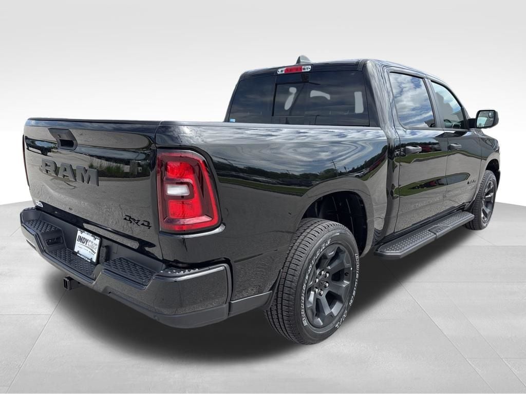 New 2026 Ram 1500 EXPRESS CREW CAB 4X4 5'7 BOX Pickup