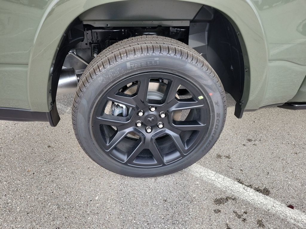 New 2026 Ram 1500 LARAMIE CREW CAB 4X4 5'7 BOX Pickup