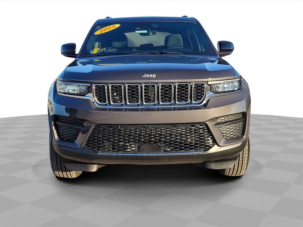 New 2025 Jeep Grand Cherokee LAREDO X 4X4 Sport Utility