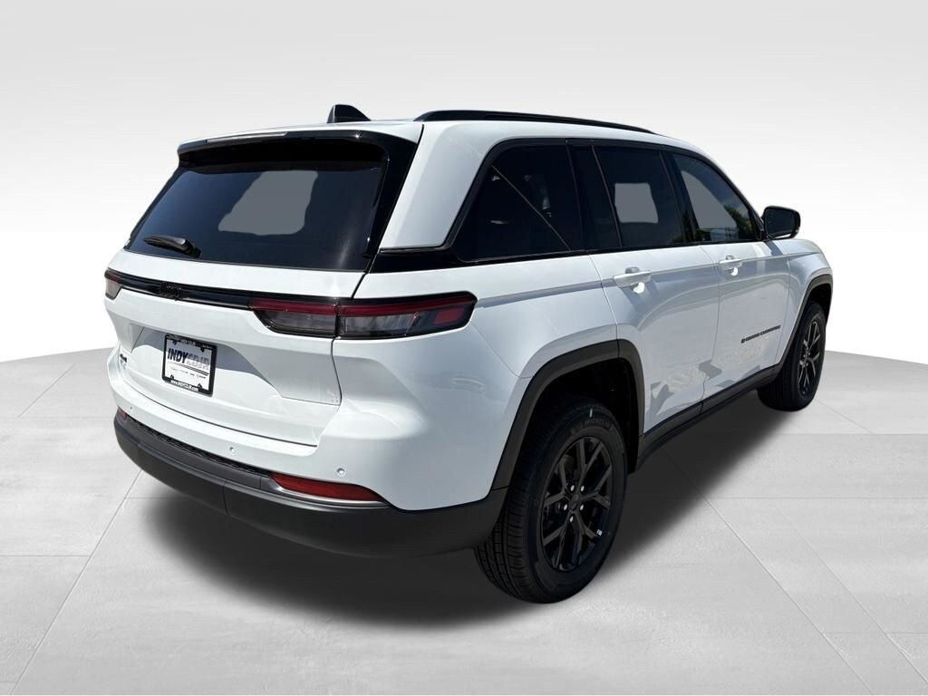 New 2026 Jeep Grand Cherokee LAREDO ALTITUDE 4X4 Sport Utility