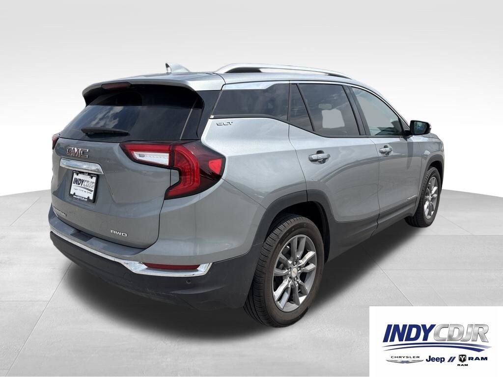 Used 2024 GMC Terrain SLT SUV