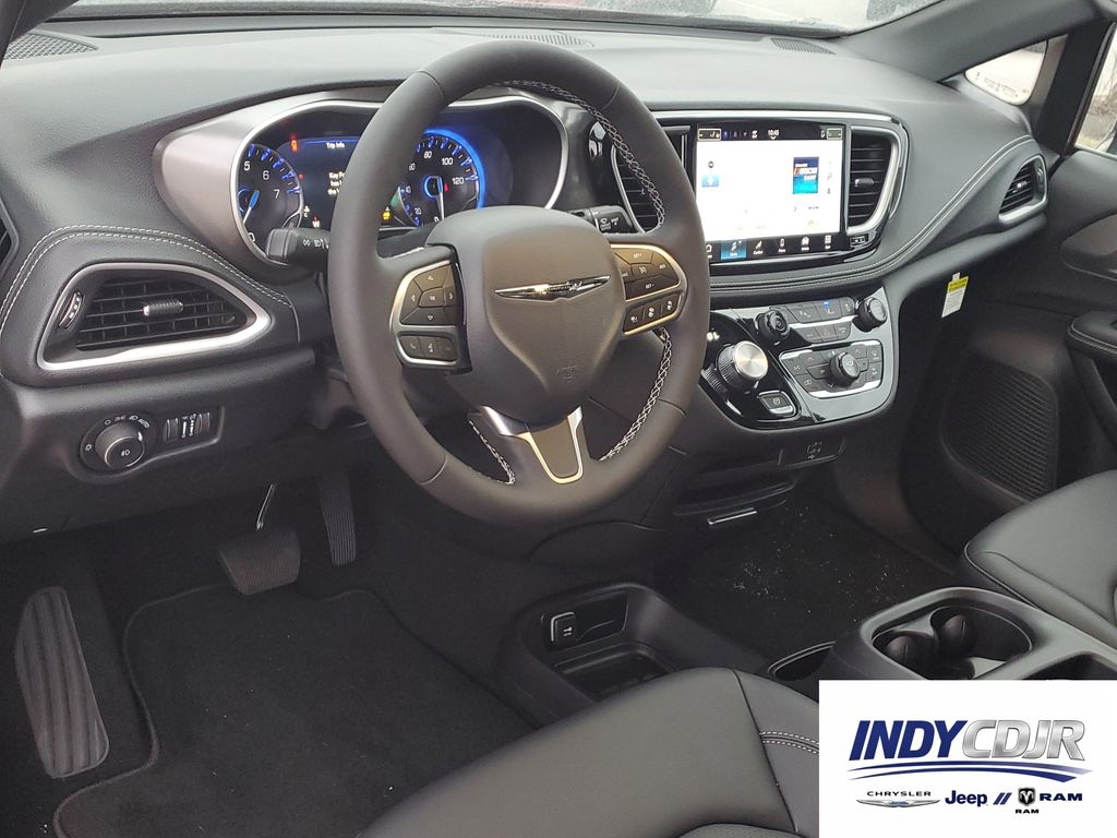 2026 Chrysler Pacifica Select - Photo 18