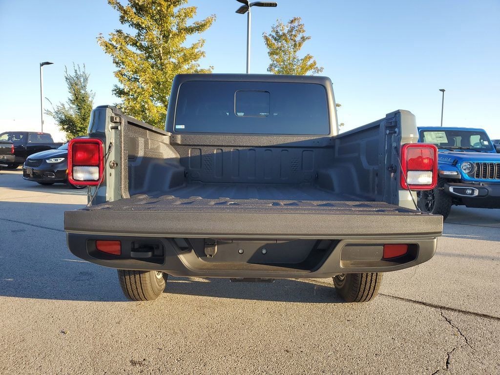 New 2025 Jeep Gladiator SPORT S 4X4 Pickup