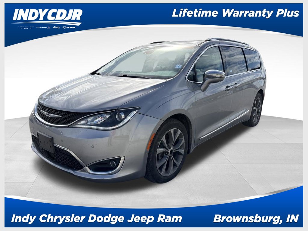 Used 2017 Chrysler Pacifica Limited with VIN 2C4RC1GG4HR635425 for sale in Brownsburg, IN