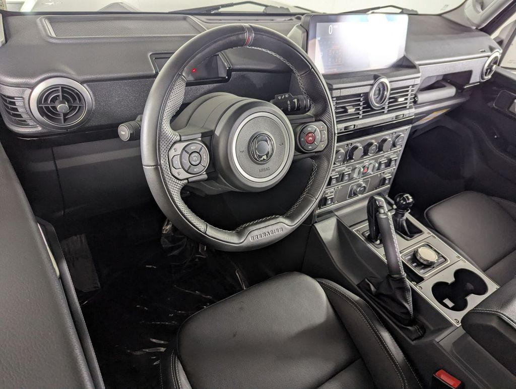 2025 INEOS Grenadier Fieldmaster Edition - Photo 11