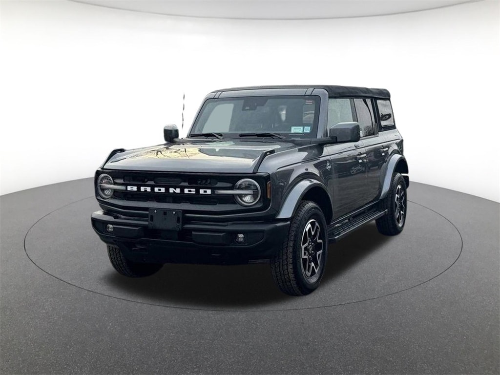 2022 Ford Bronco 4-Door Outer Banks's photo