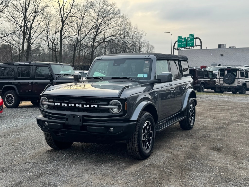 2022 Ford Bronco 4-Door Outer Banks's photo