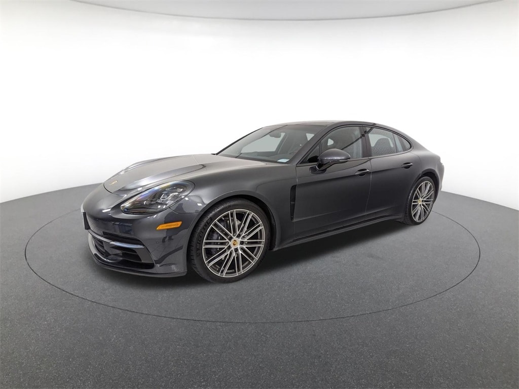 2020 Porsche Panamera Base's photo