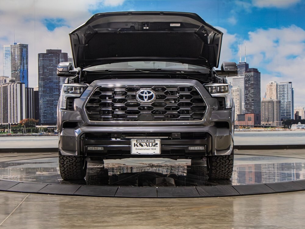 2023 Toyota Sequoia Platinum photo 4