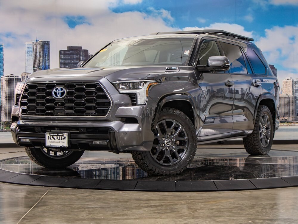 2023 Toyota Sequoia Platinum photo 2