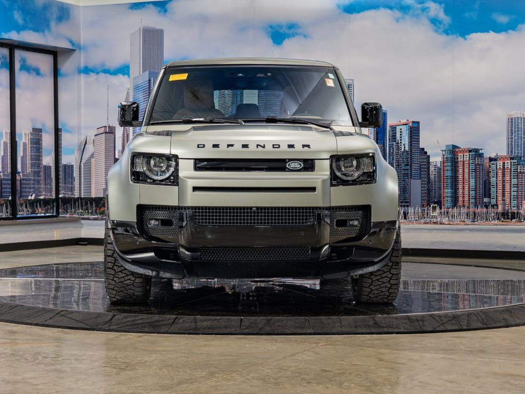 Used 2025 Land Rover Defender 110 X-Dynamic SE w/Matte Wrap SUV