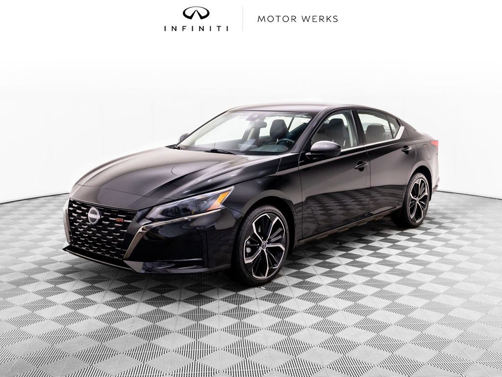 2025 Nissan Altima SR