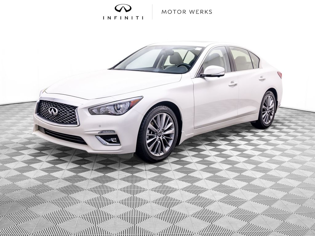2023 INFINITI Q50 LUXE