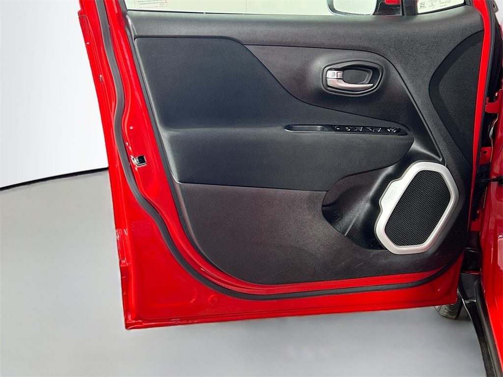 2021 JEEP RENEGADE - Image 17