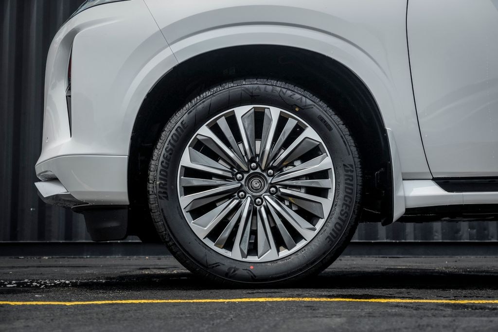 New 2027 INFINITI QX80 LUXE SUV