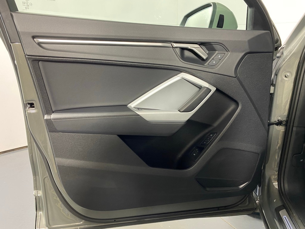 2024 AUDI Q3 - Image 22