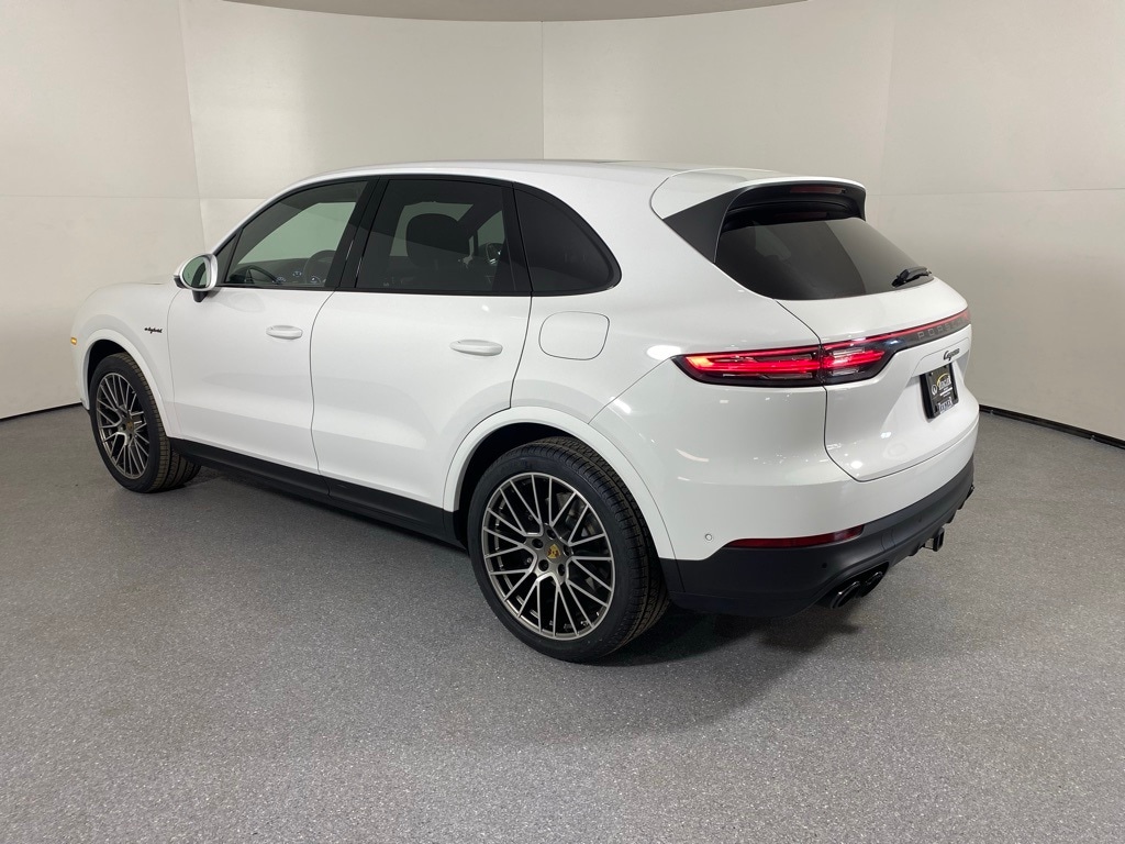 2022 PORSCHE CAYENNE - Image 3