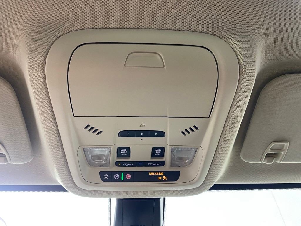 2023 GMC ACADIA - Image 18