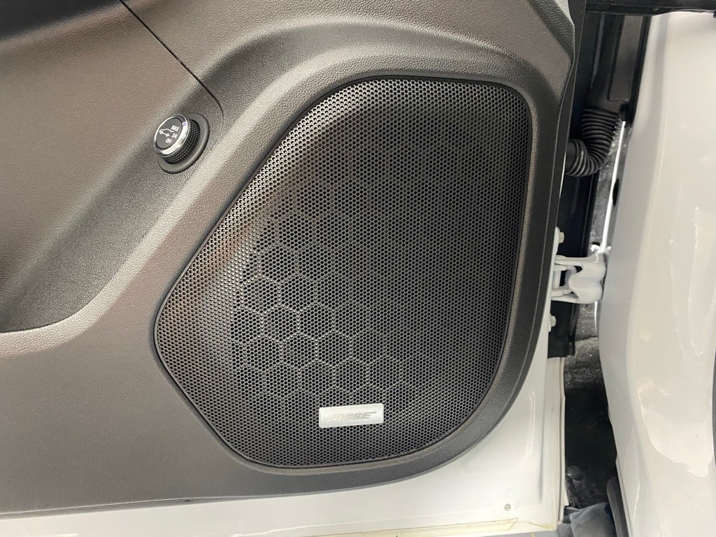 2023 GMC ACADIA - Image 25