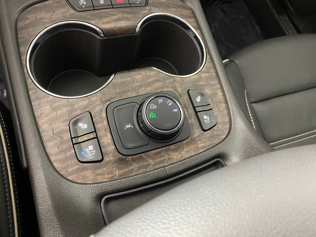 2023 GMC ACADIA - Image 20