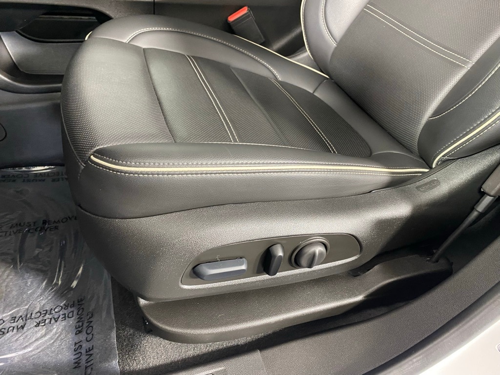 2023 GMC ACADIA - Image 22