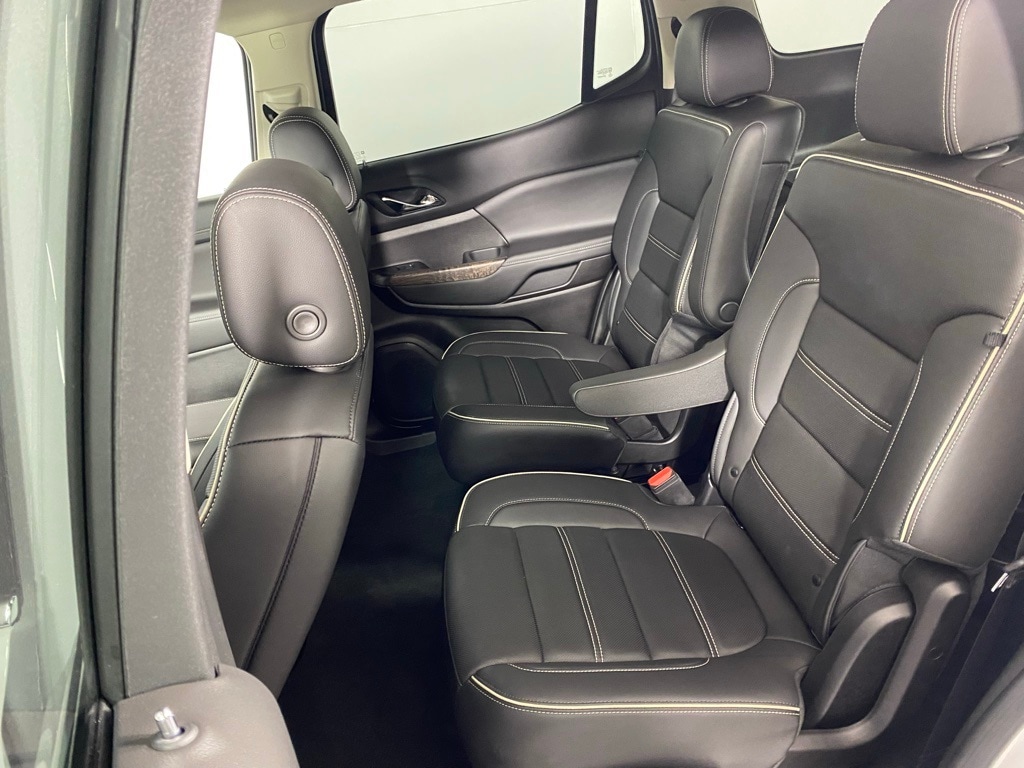 2023 GMC ACADIA - Image 28