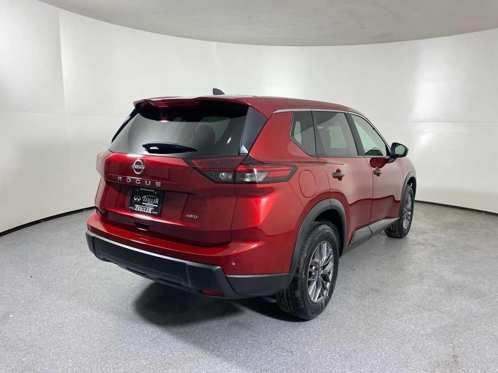 2025 NISSAN ROGUE - Image 5