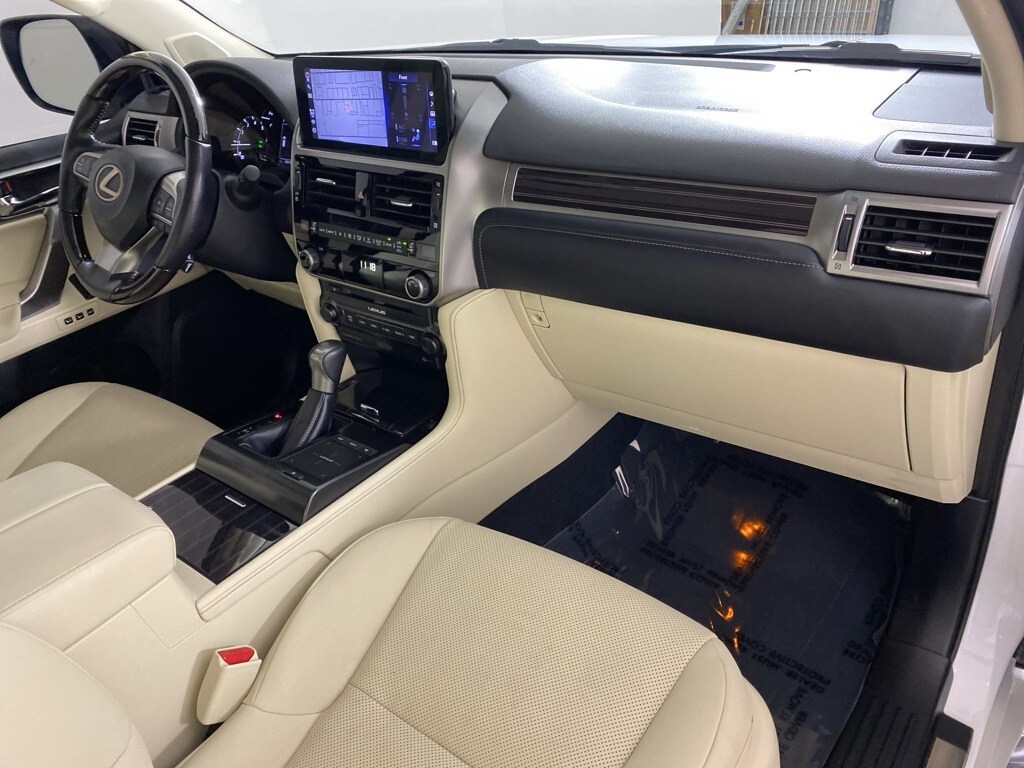 2023 LEXUS GX - Image 31