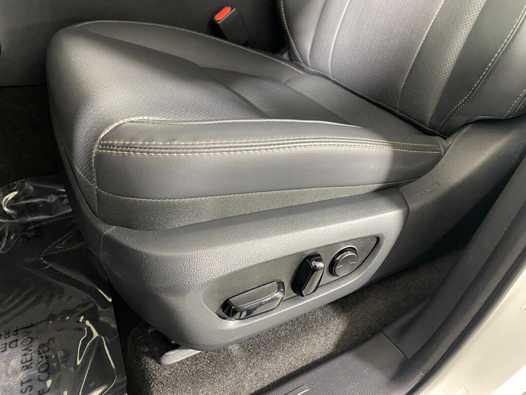 2024 LEXUS GX - Image 11