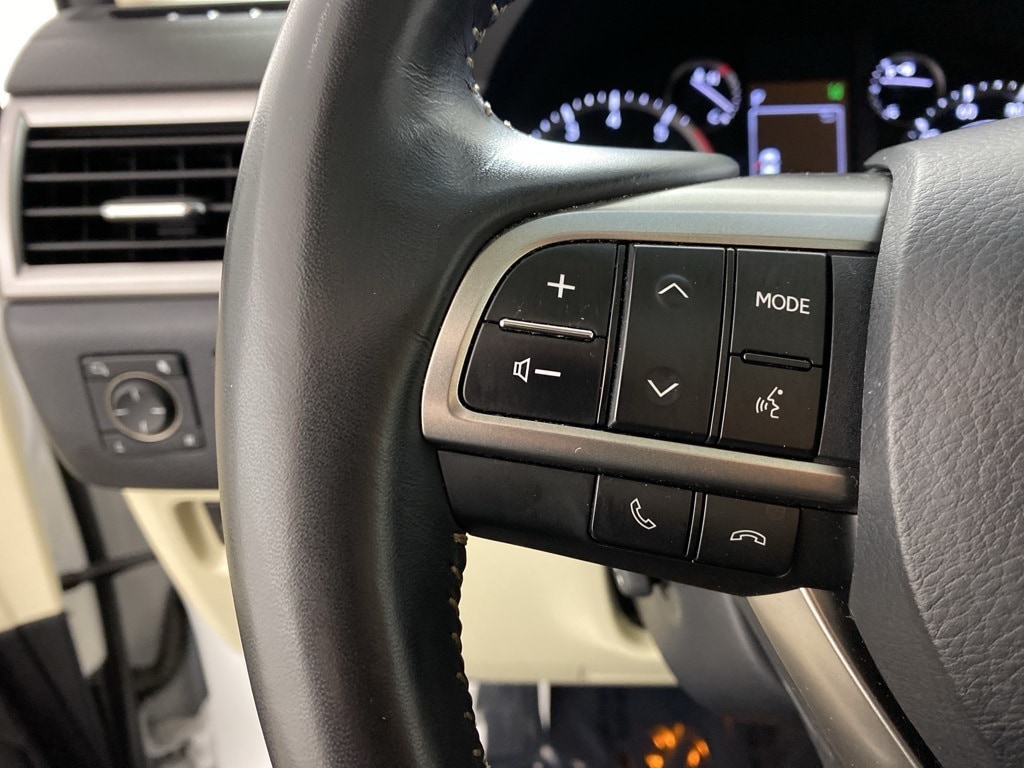 2023 LEXUS GX - Image 10