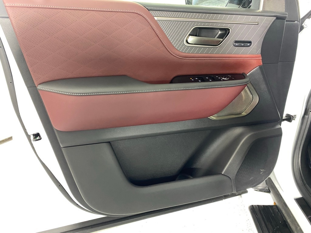 2026 INFINITI QX80 - Image 10