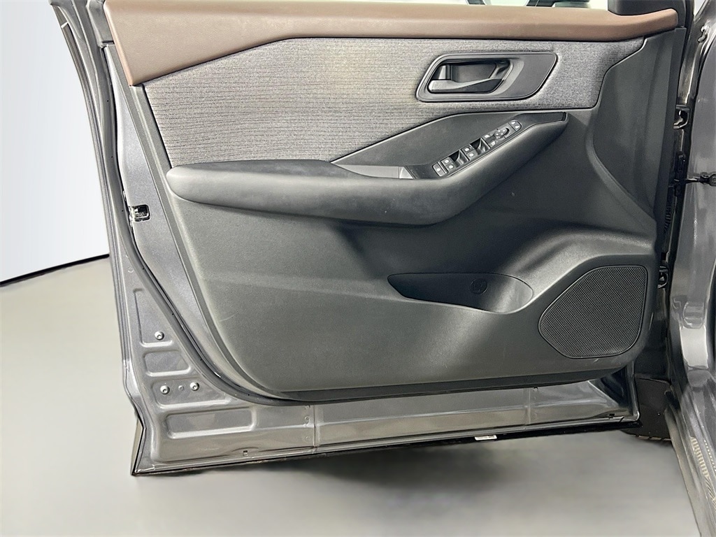 2023 NISSAN ROGUE - Image 17