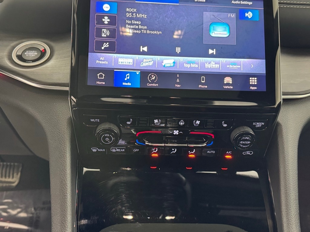 2023 JEEP GRAND CHEROKEE L - Image 25