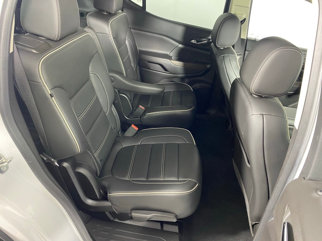 2023 GMC ACADIA - Image 31