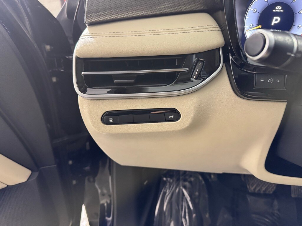 2023 INFINITI QX60 - Image 19