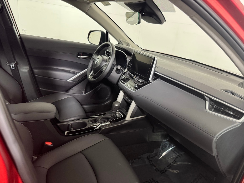 2025 TOYOTA COROLLA CROSS - Image 30