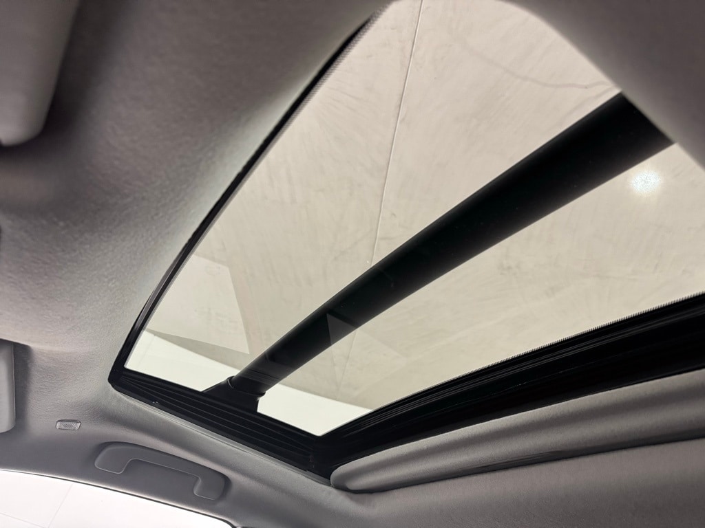 2025 TOYOTA COROLLA CROSS - Image 18