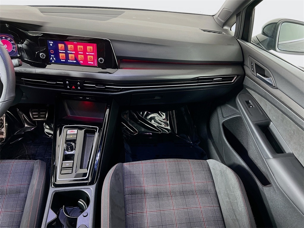 2024 VOLKSWAGEN GOLF GTI - Image 22