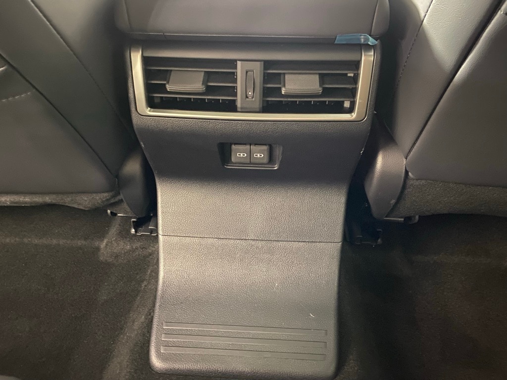 2024 LEXUS GX - Image 25