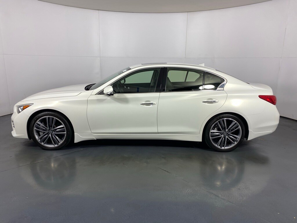 2014 Infiniti Q50 Hybrid Sport photo 4