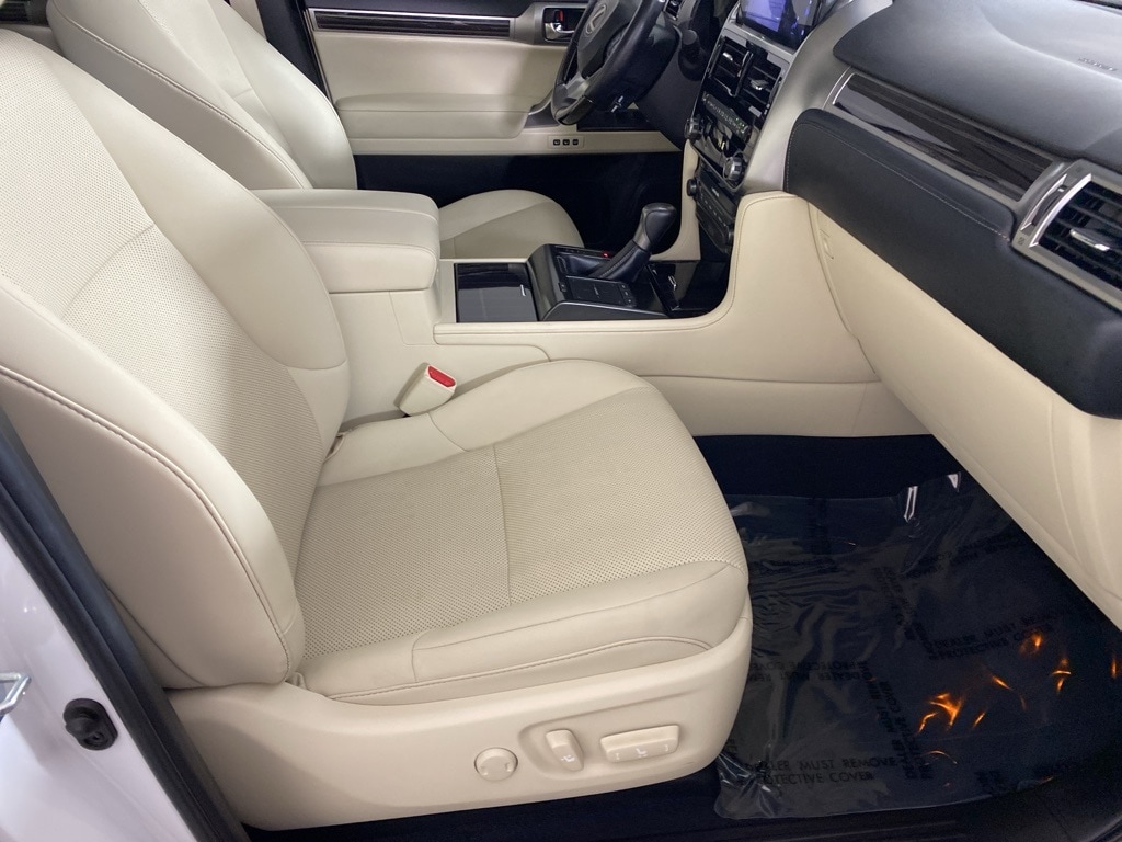2023 LEXUS GX - Image 30