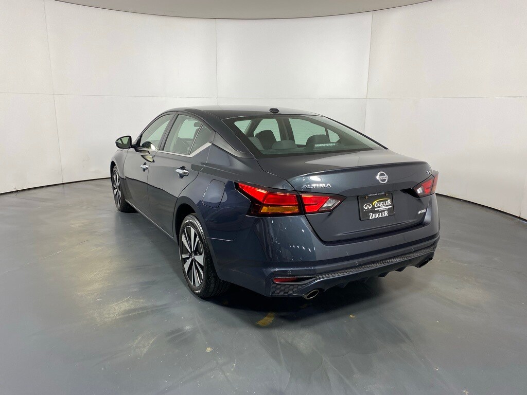 Used 2022 Nissan Altima 2.5 SV Sedan