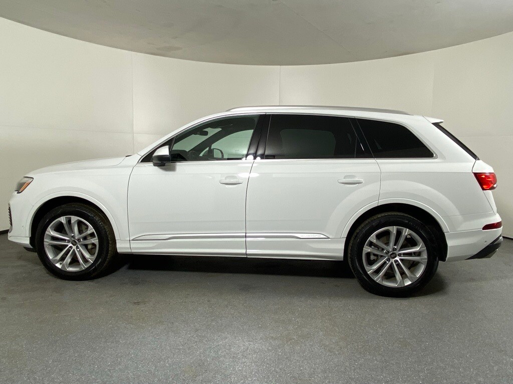 2025 AUDI Q7 - Image 10