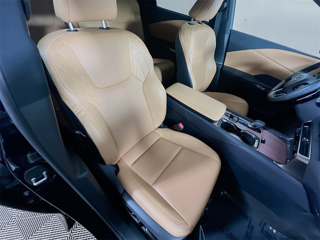 2023 LEXUS RX - Image 29