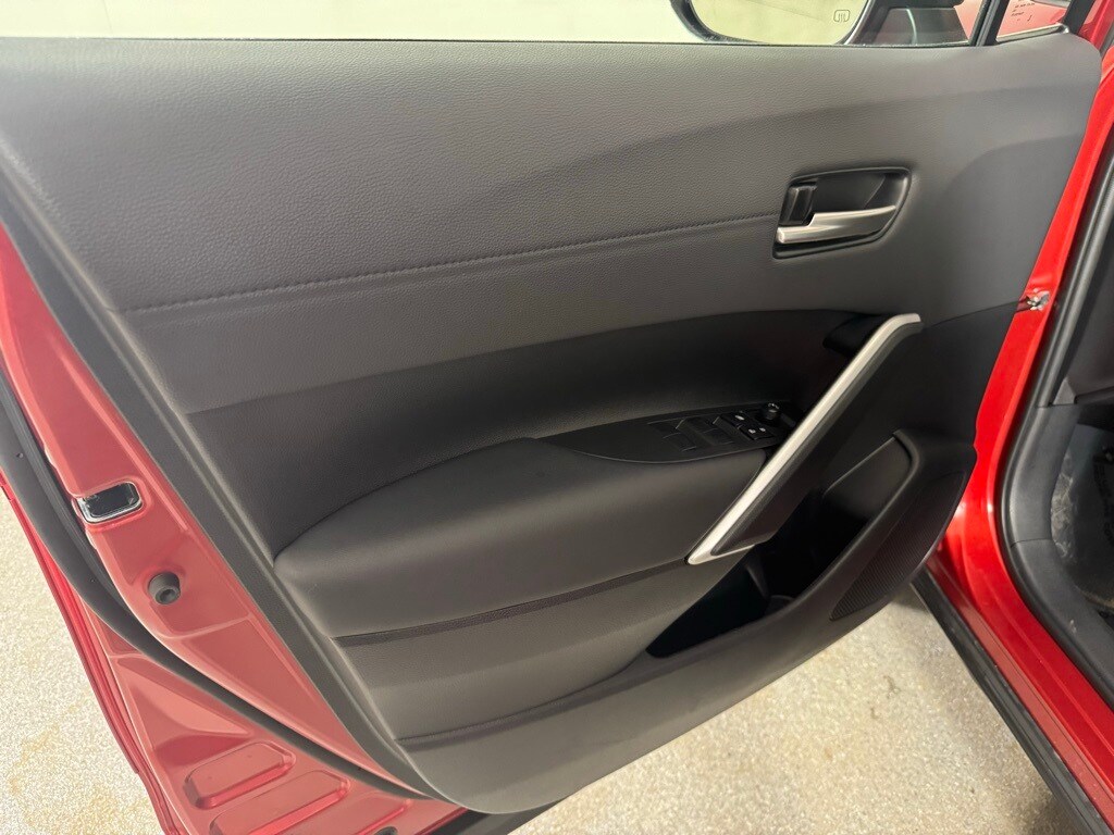 2025 TOYOTA COROLLA CROSS - Image 12